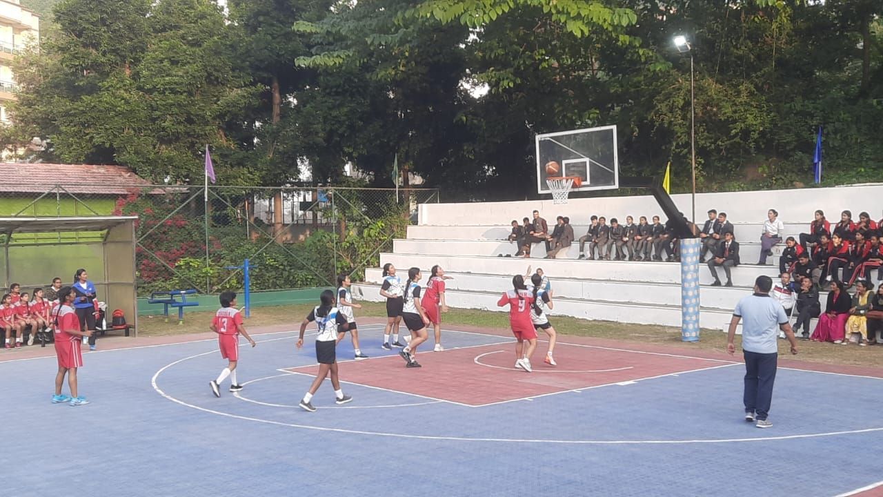 Queens of the Court!